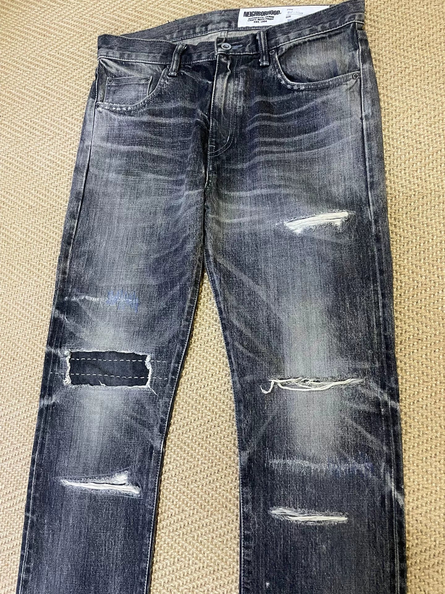 NEIGHBORHOOD 19AW Distressed Jeans