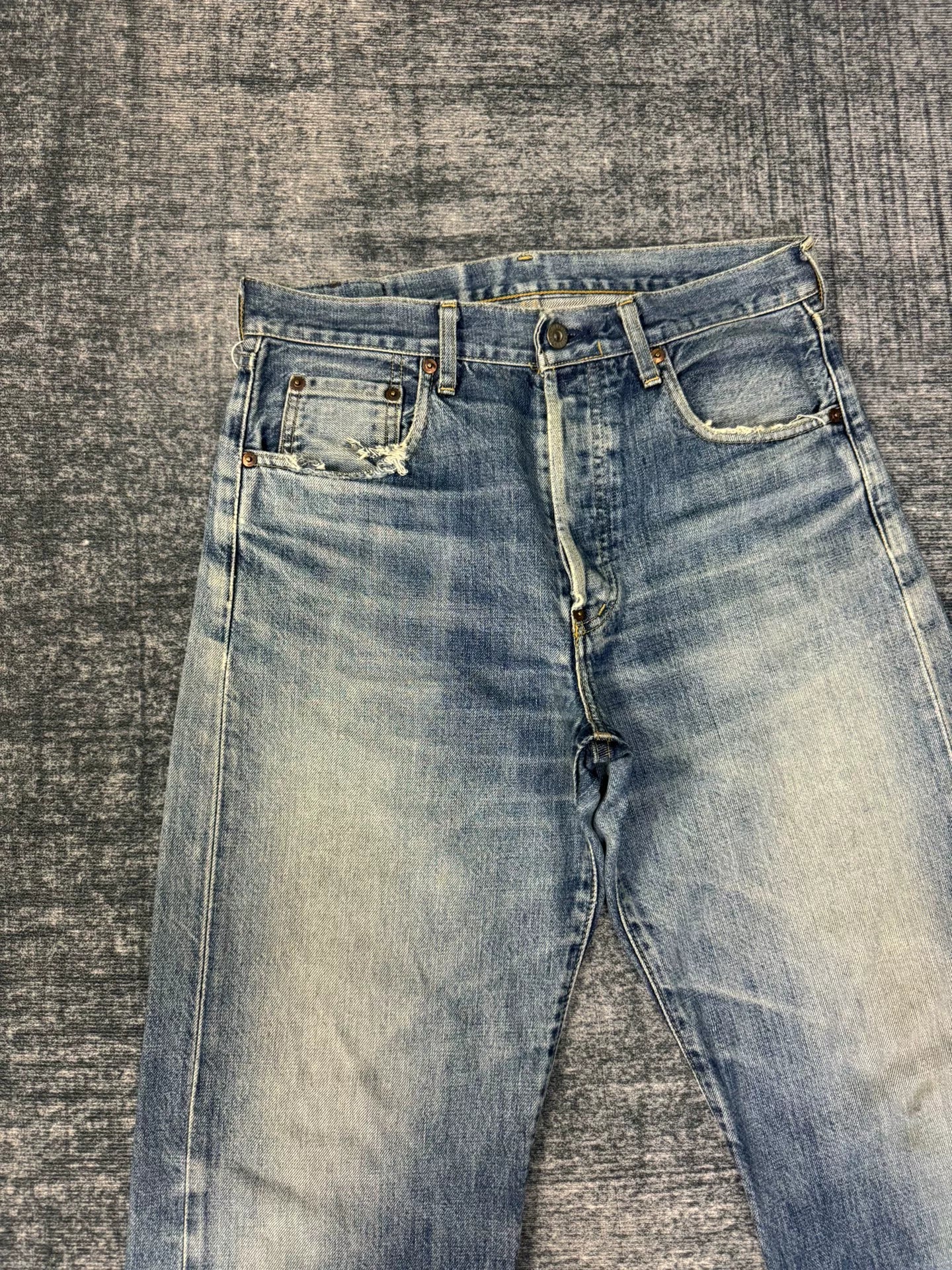 Vintage Levis 702XX LVC 00s Jeans