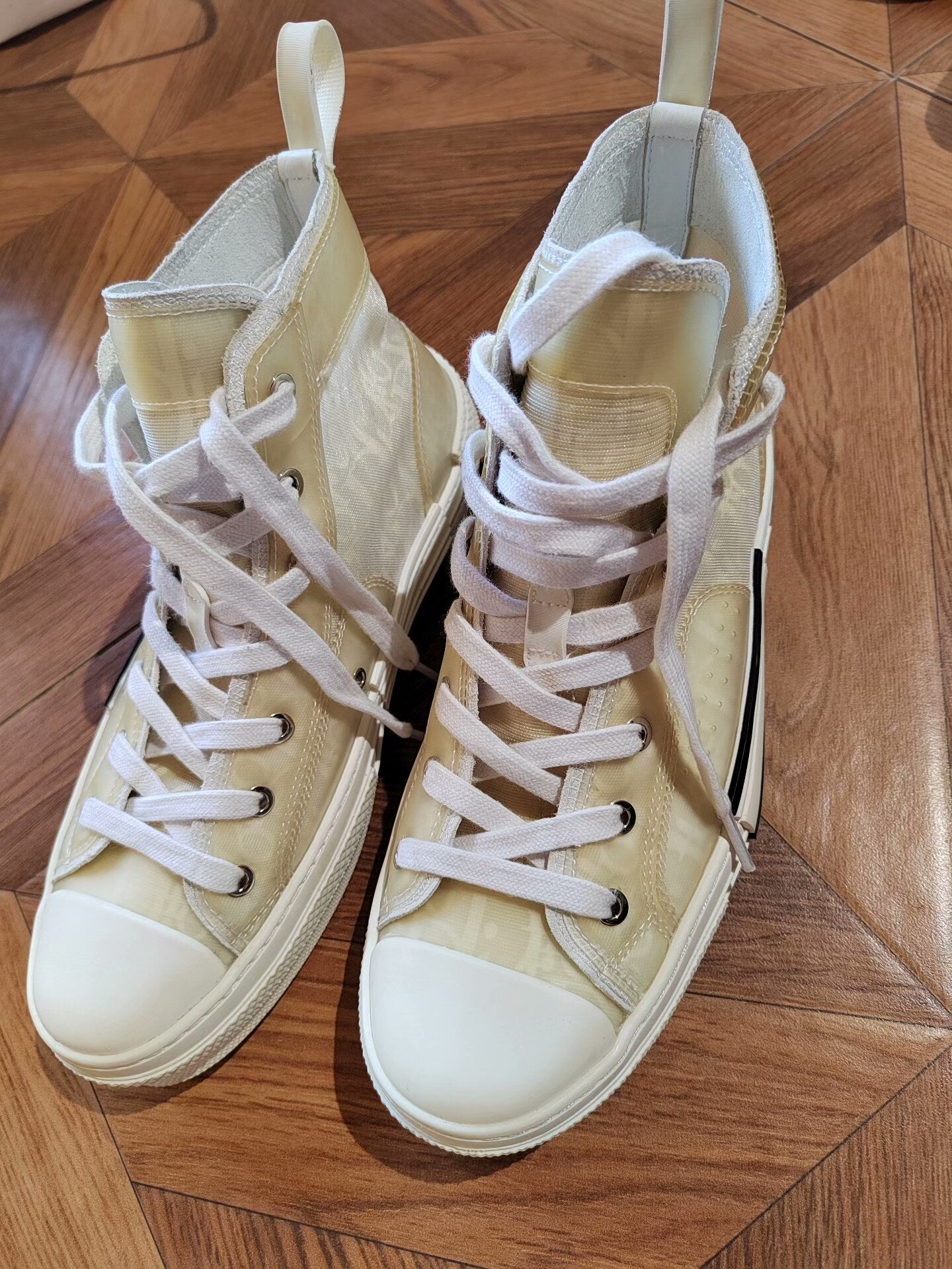 Dior B23 High-Top Sneakers Beige