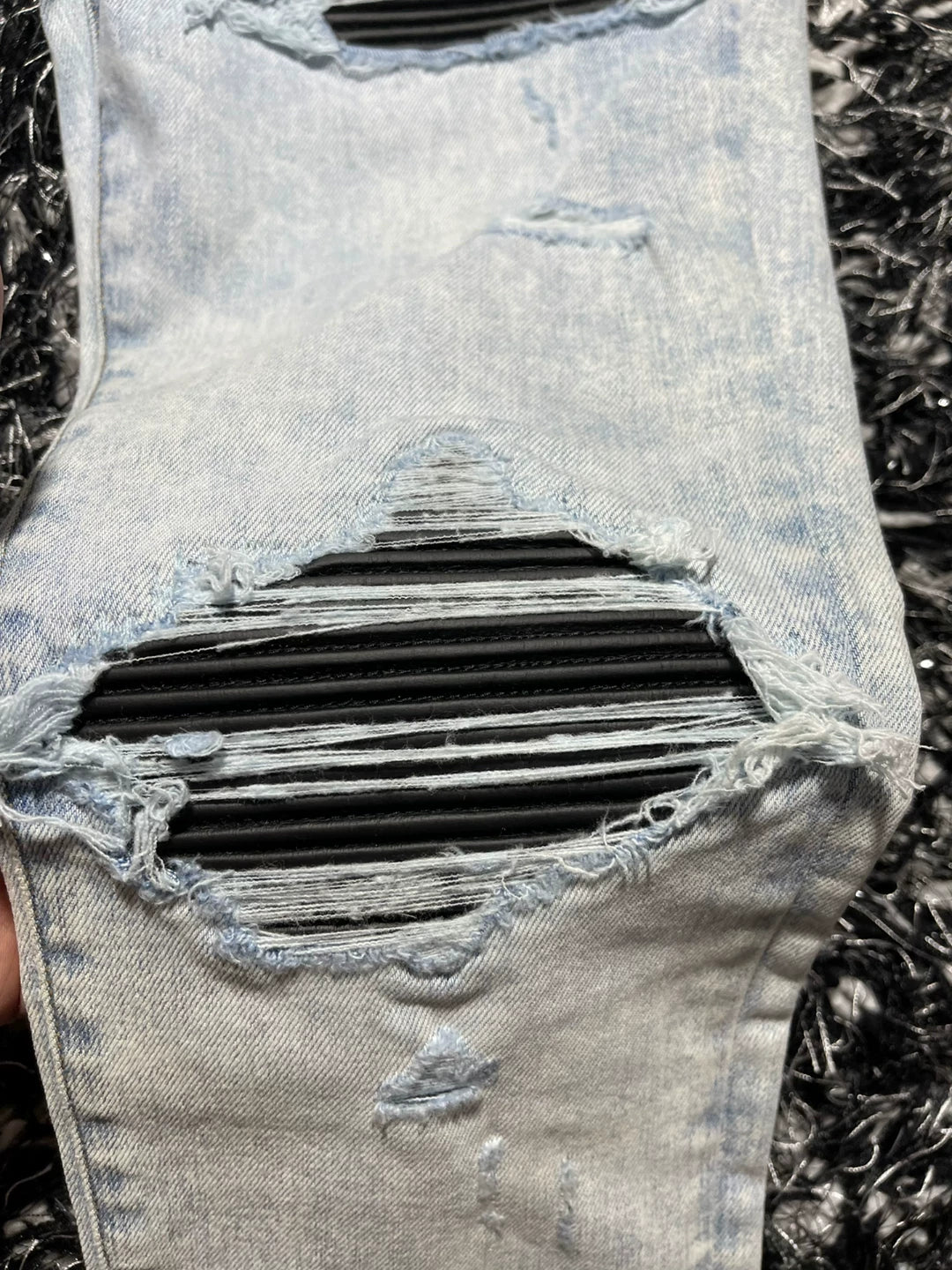 amiri mx1 distressed skinny jeans