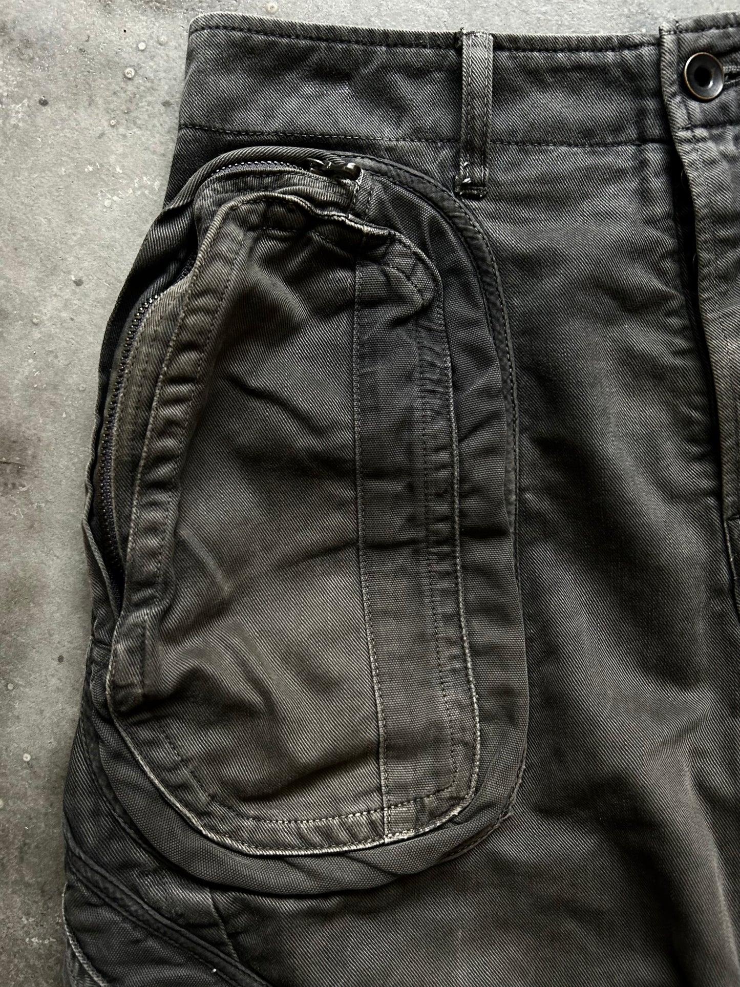 Julius 10s Distressed Curved Cargo Pants