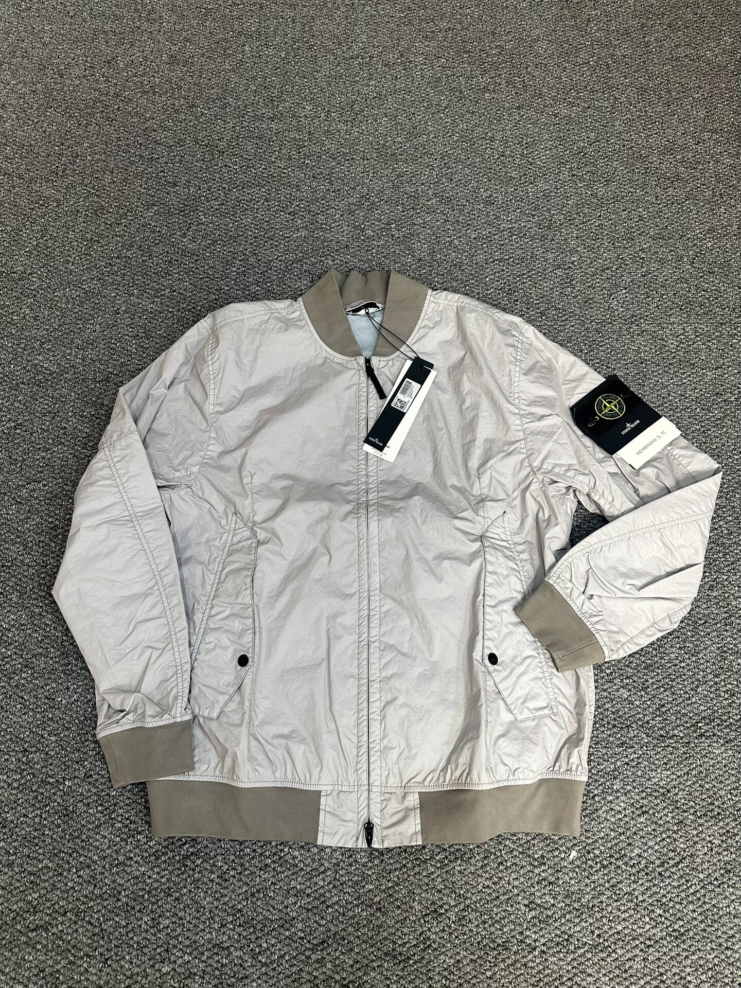 stone island 3l tc jacket in silver gray