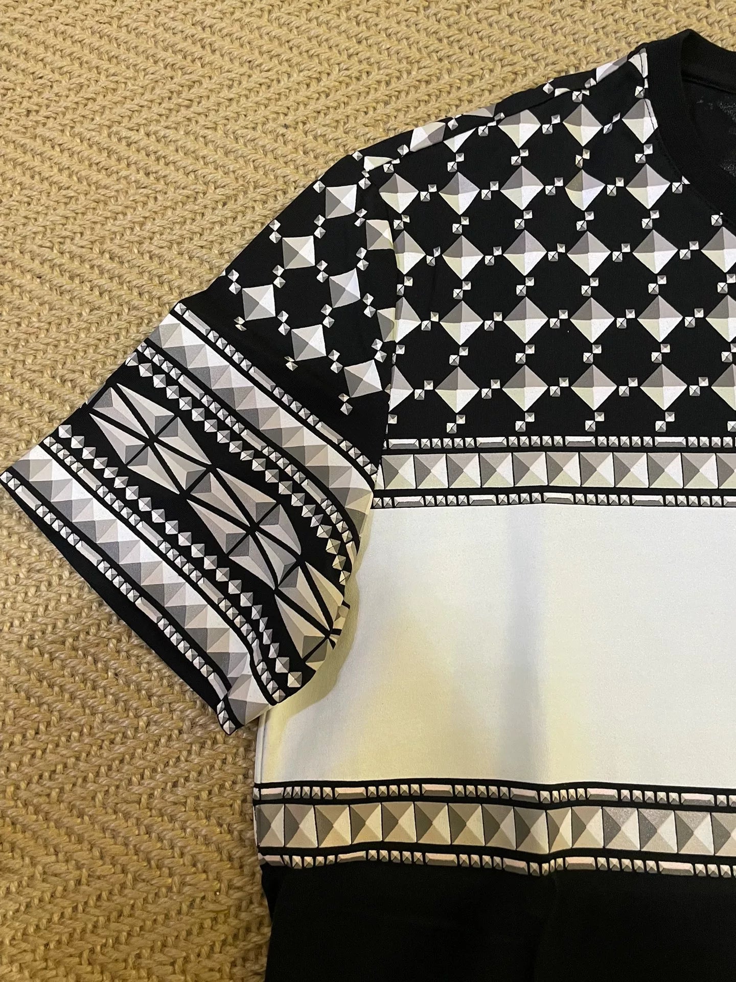 Givenchy Short Sleeve T-Shirt Size L