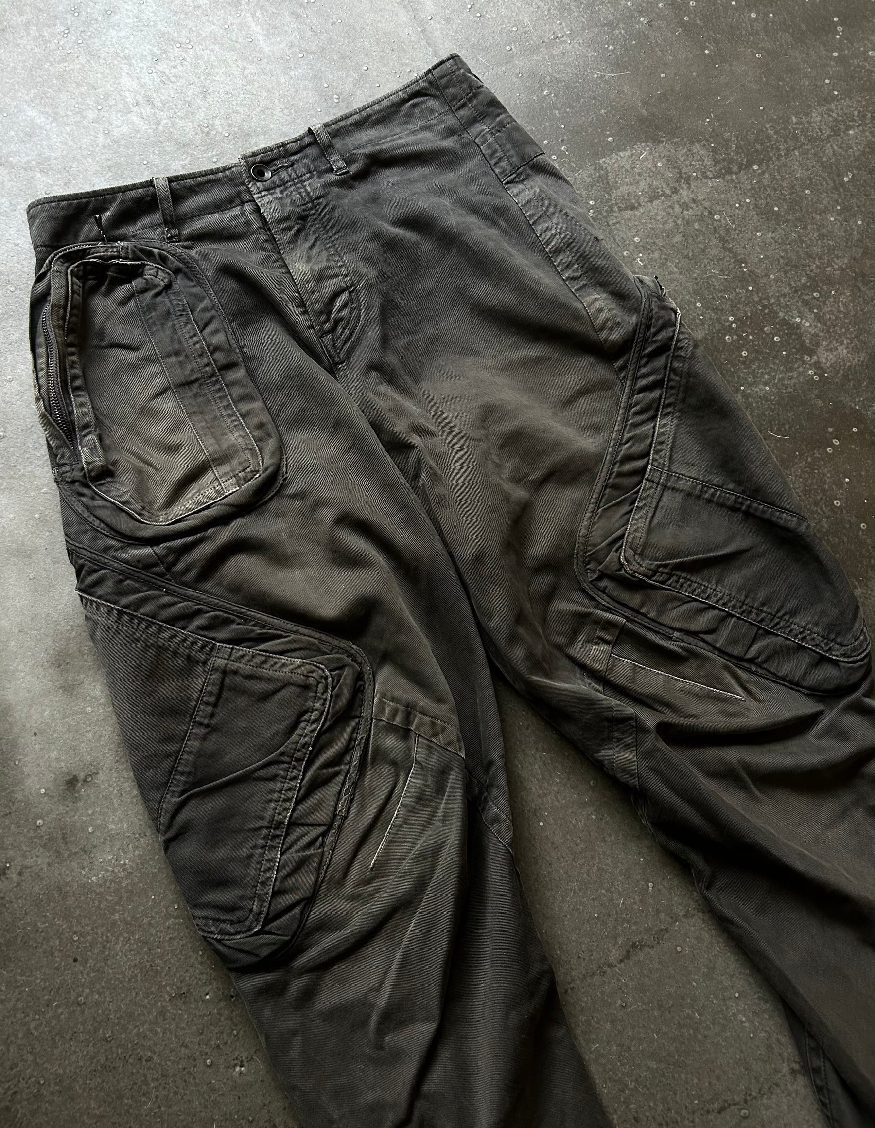 Julius 10s Distressed Curved Cargo Pants