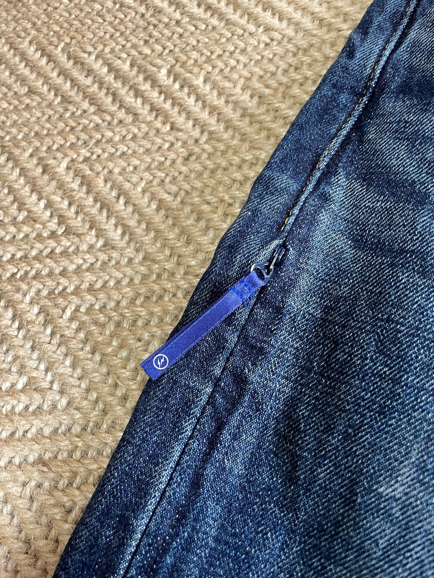 denim by vanquish & fragment cropped jeans