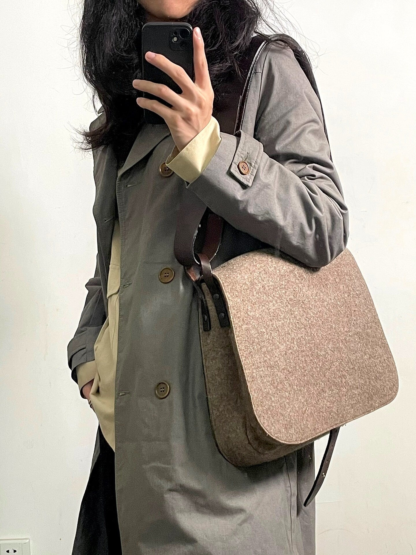 drapes van noten wool shoulder bag