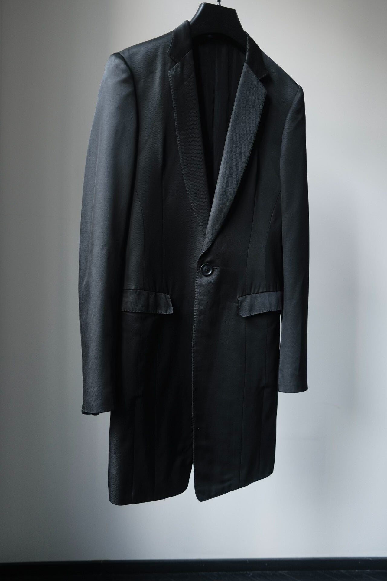 Julius_7 Dark Satin Avant-garde Blazer