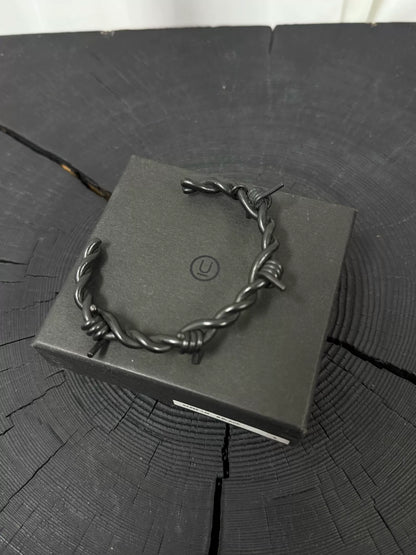 UNDERCOVER Thorn Wire Hand Bracelet