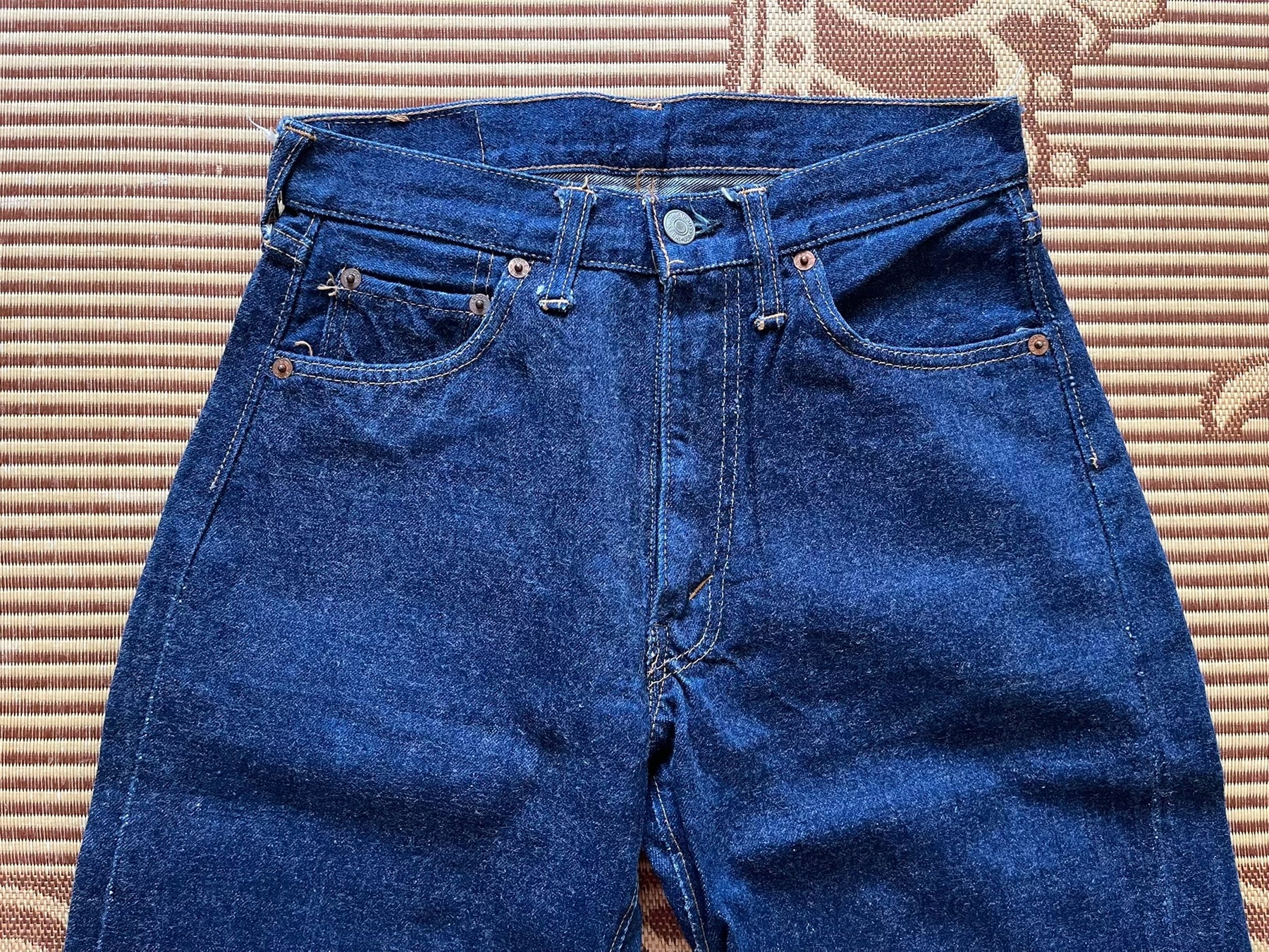 Vintage Levis 502-0117 W28 Jeans