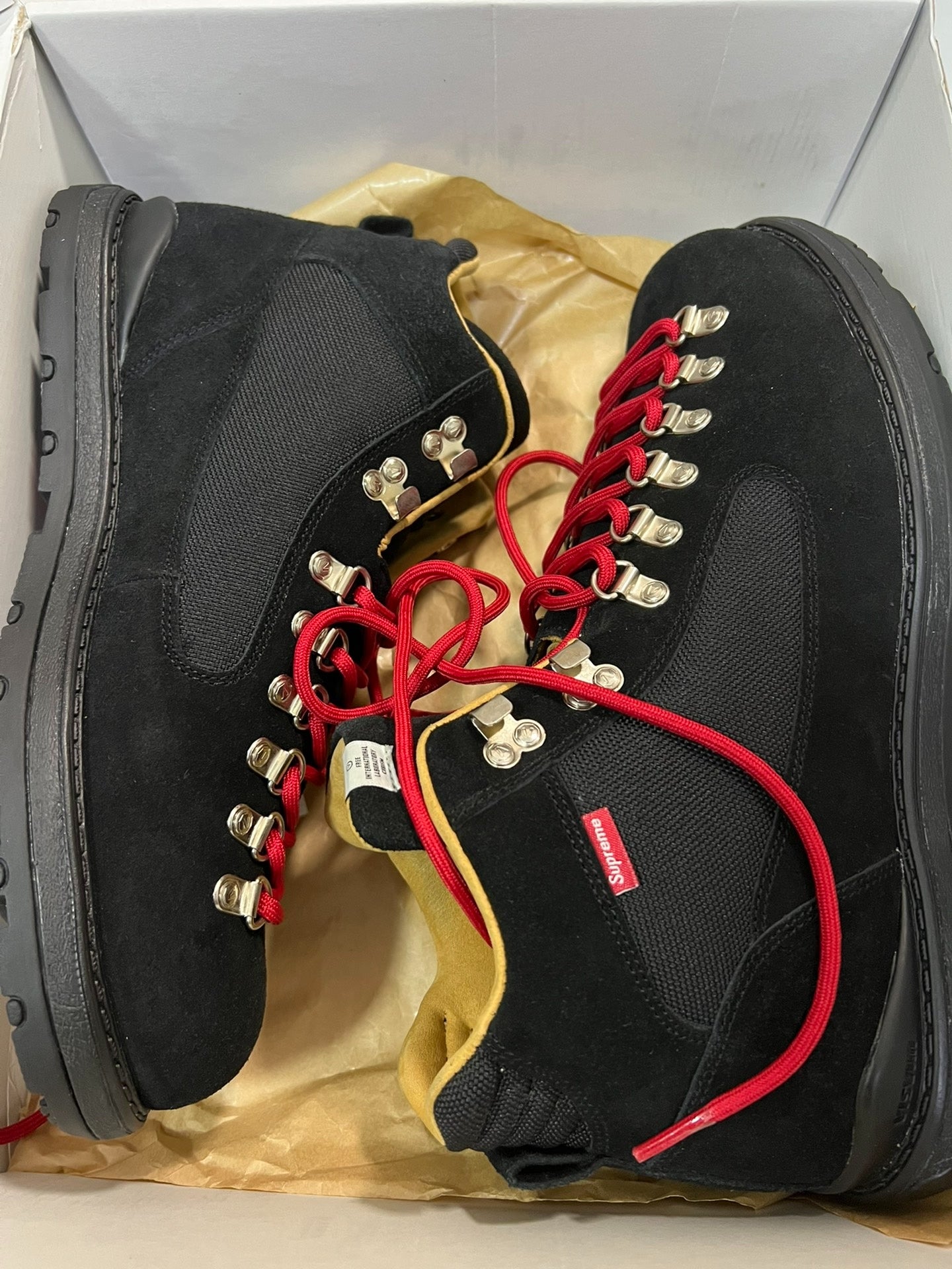 visvim serra ascent x supreme