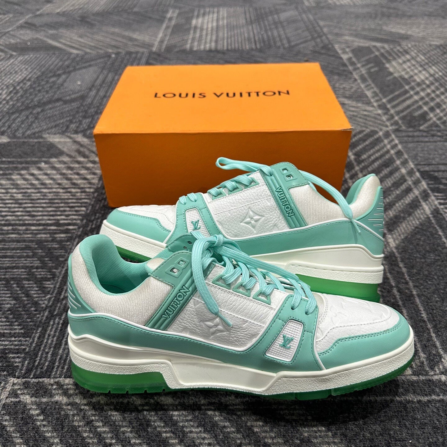 Louis Vuitton Trianer Tiffany Green Sneakers