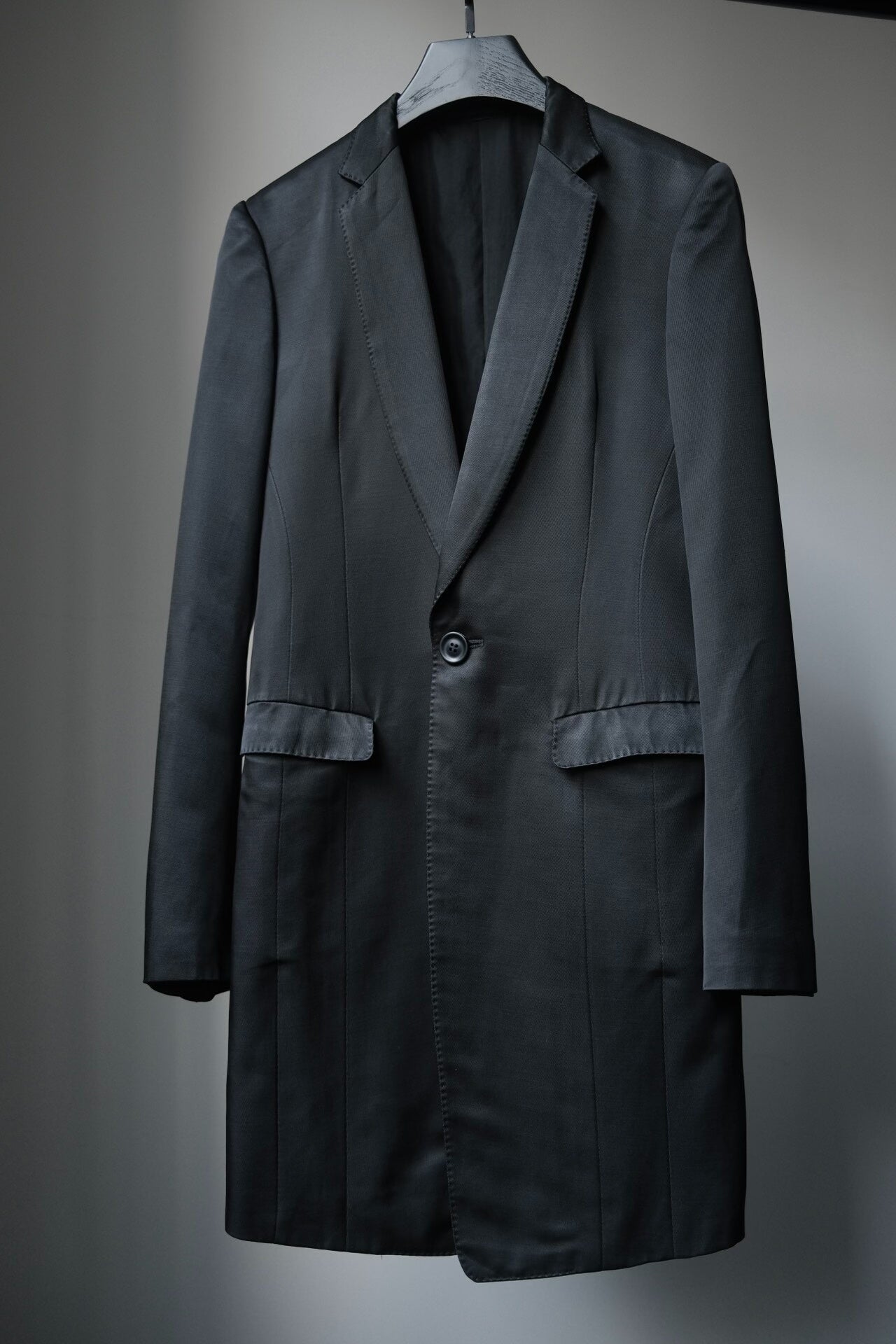 Julius_7 Dark Satin Avant-garde Blazer