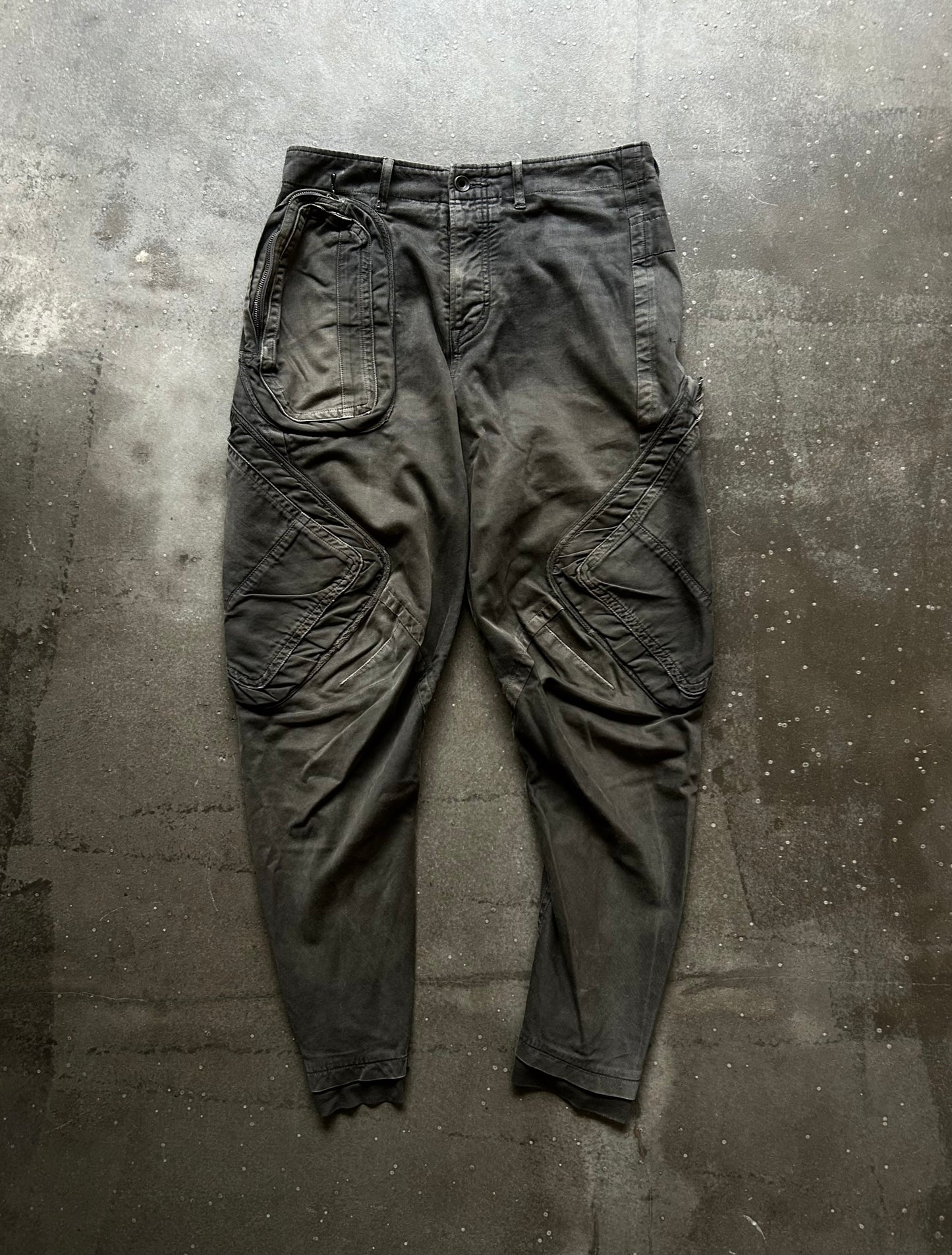 Julius 10s Distressed Curved Cargo Pants