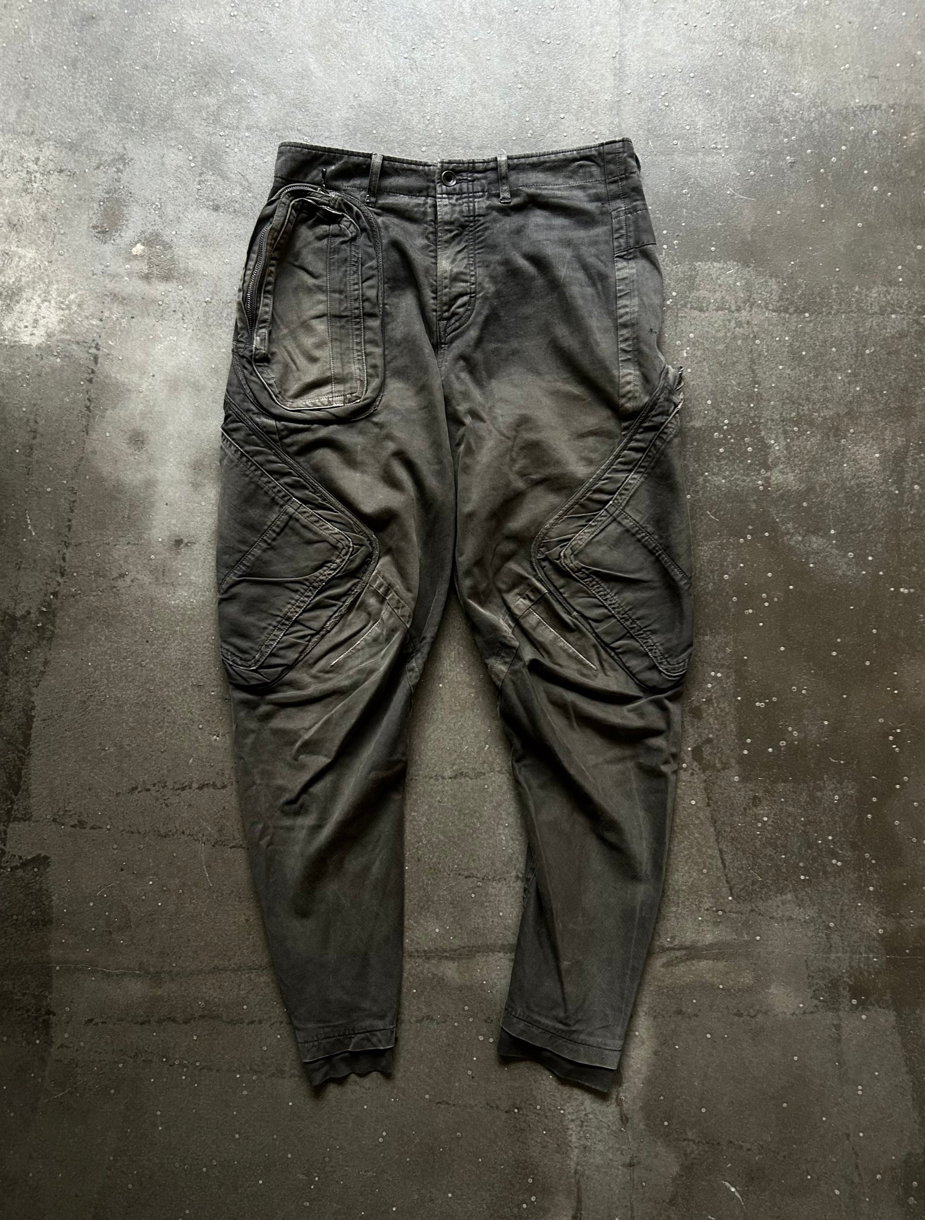 Julius 10s Distressed Curved Cargo Pants