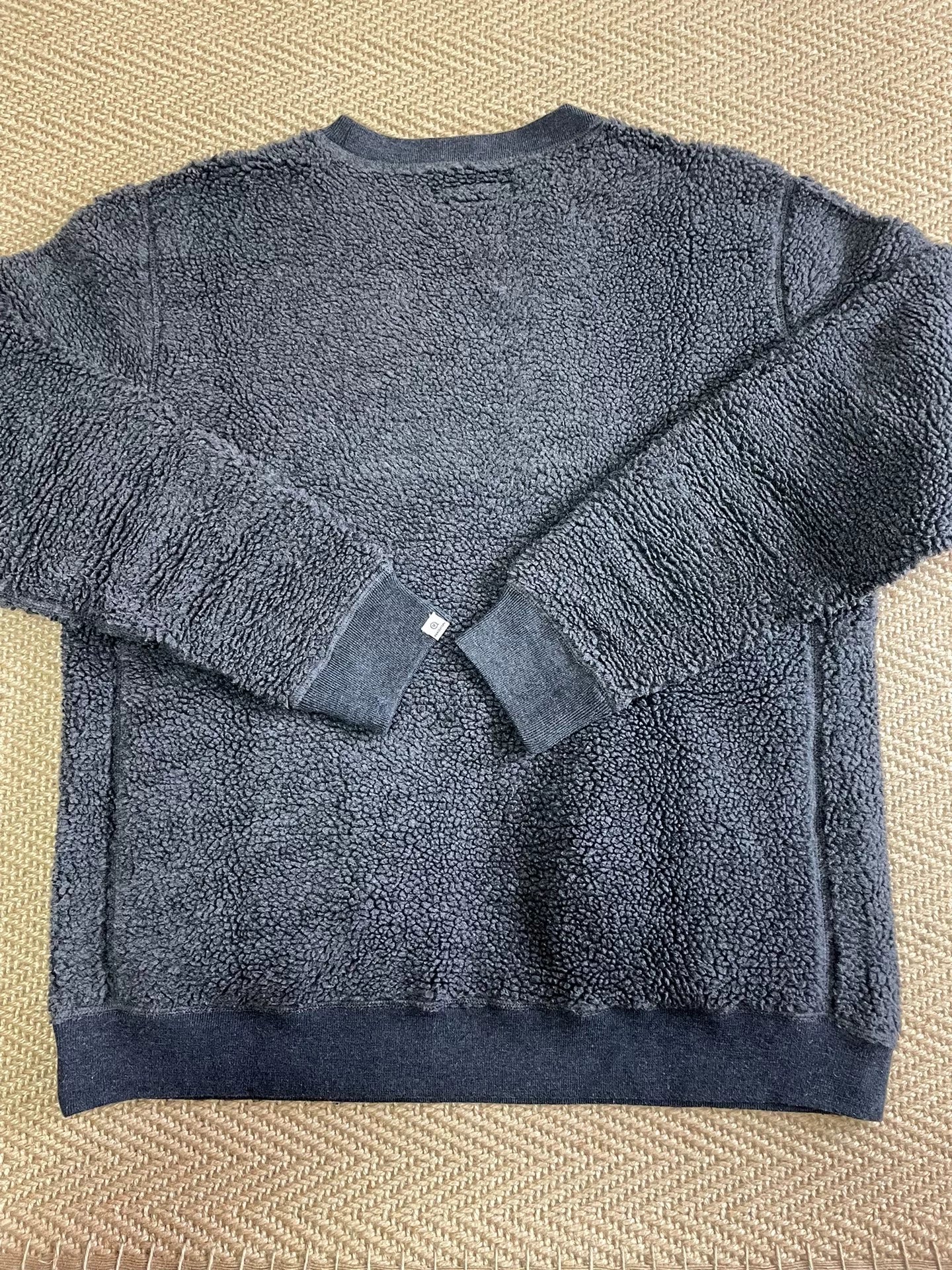 Vanquish Thick Fleece Distressed Pullover
