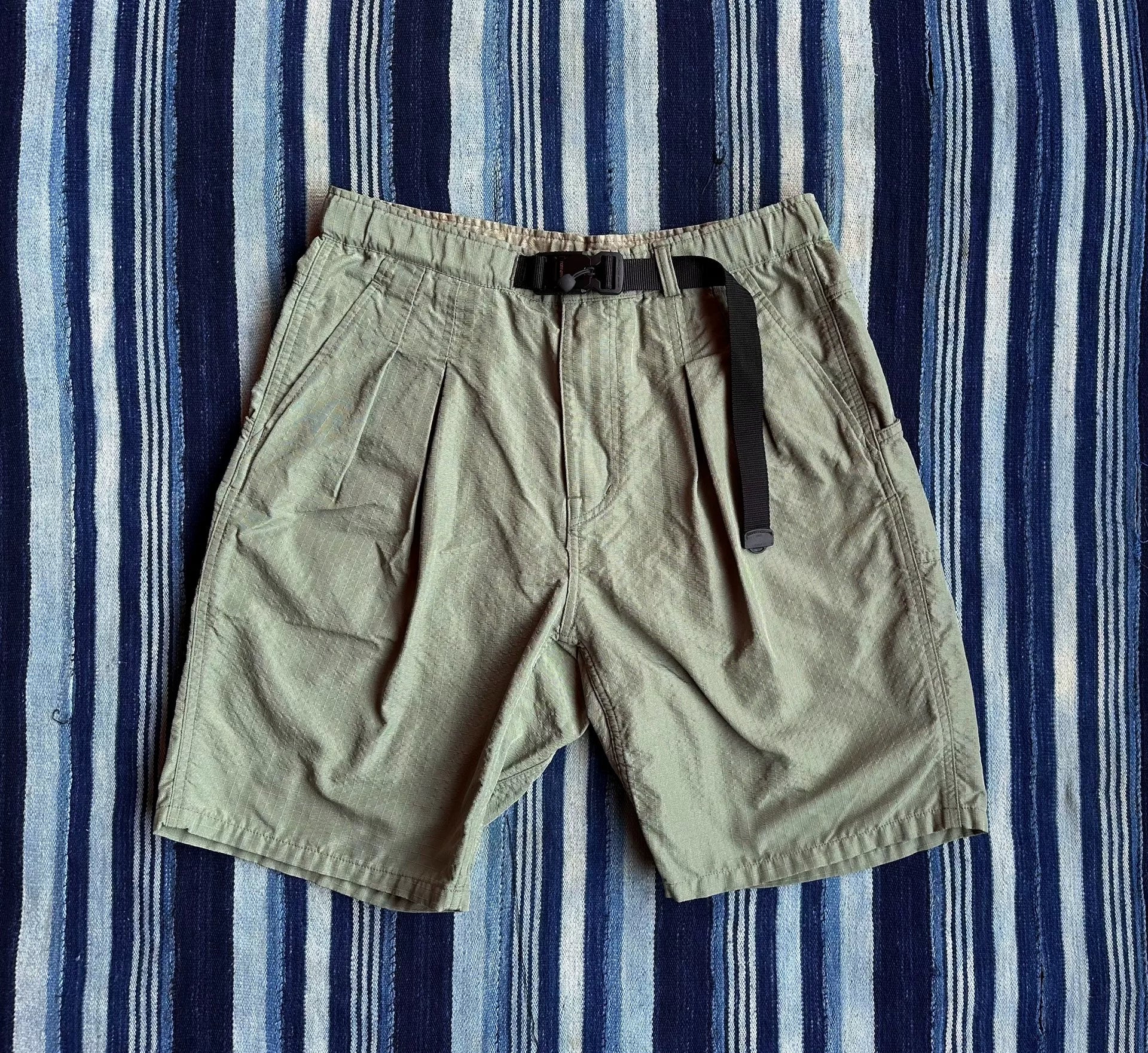 nonnative alpinist easy shorts in gray