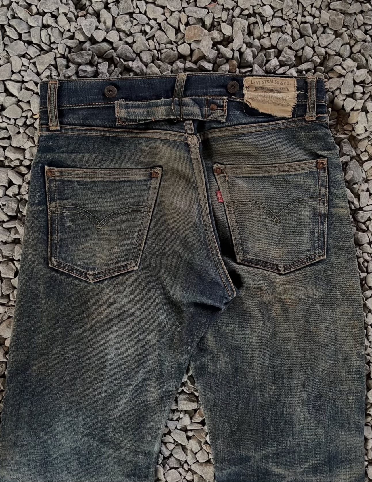 Vintage 1990s-2000s Levi's 201 Jeans