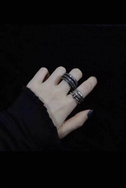 silver spring design ring by Werkstatt Munchen