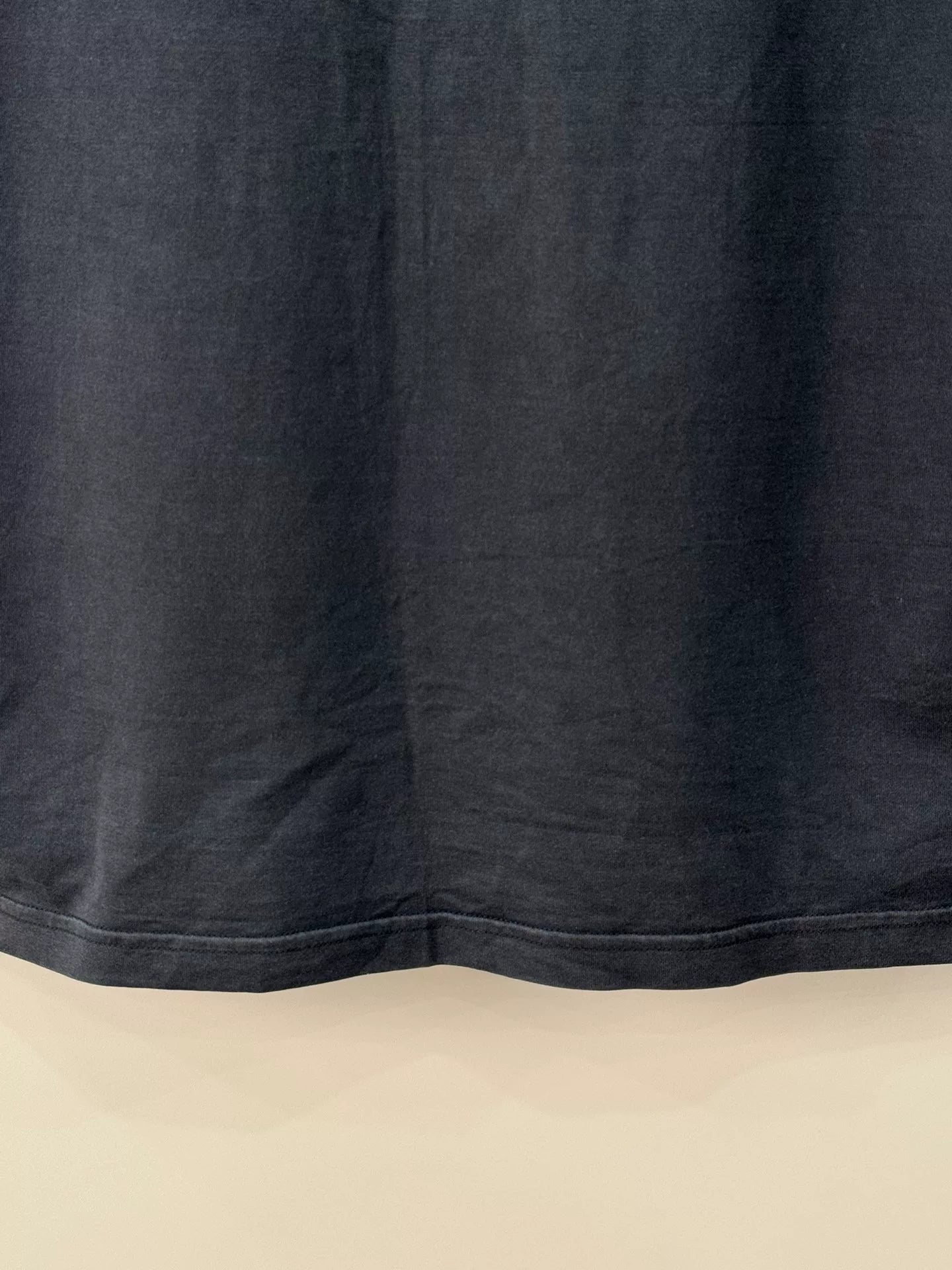 louis vuitton embossed logo black t-shirt xl