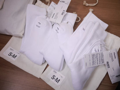 visvim achilles socks in navy and white