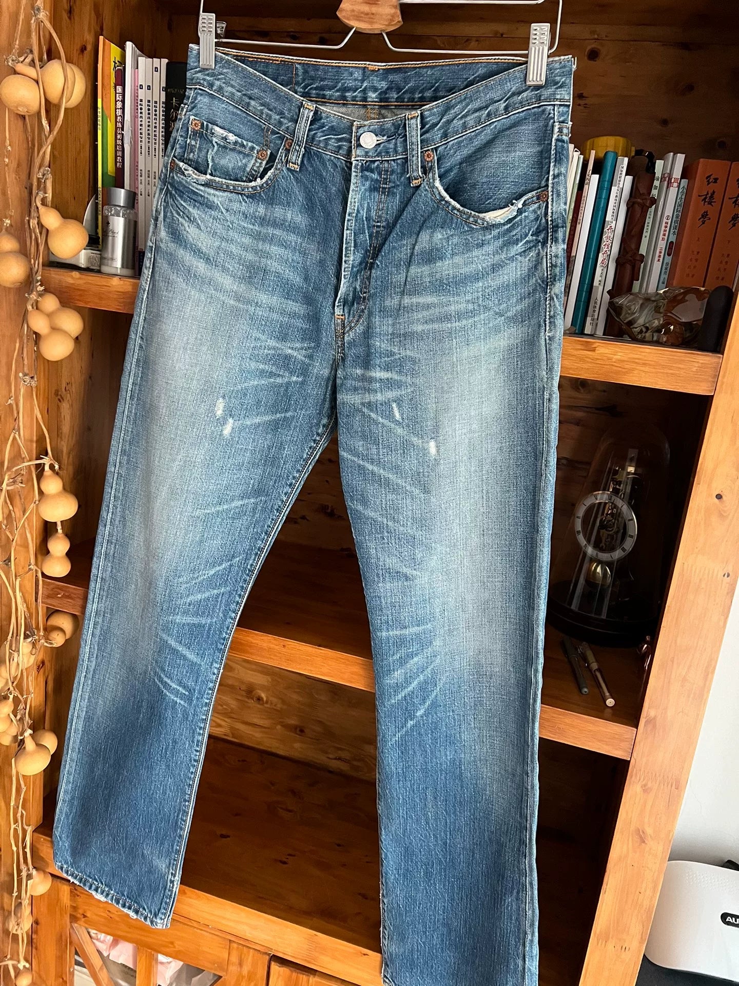 levis vintage wash straight leg jeans