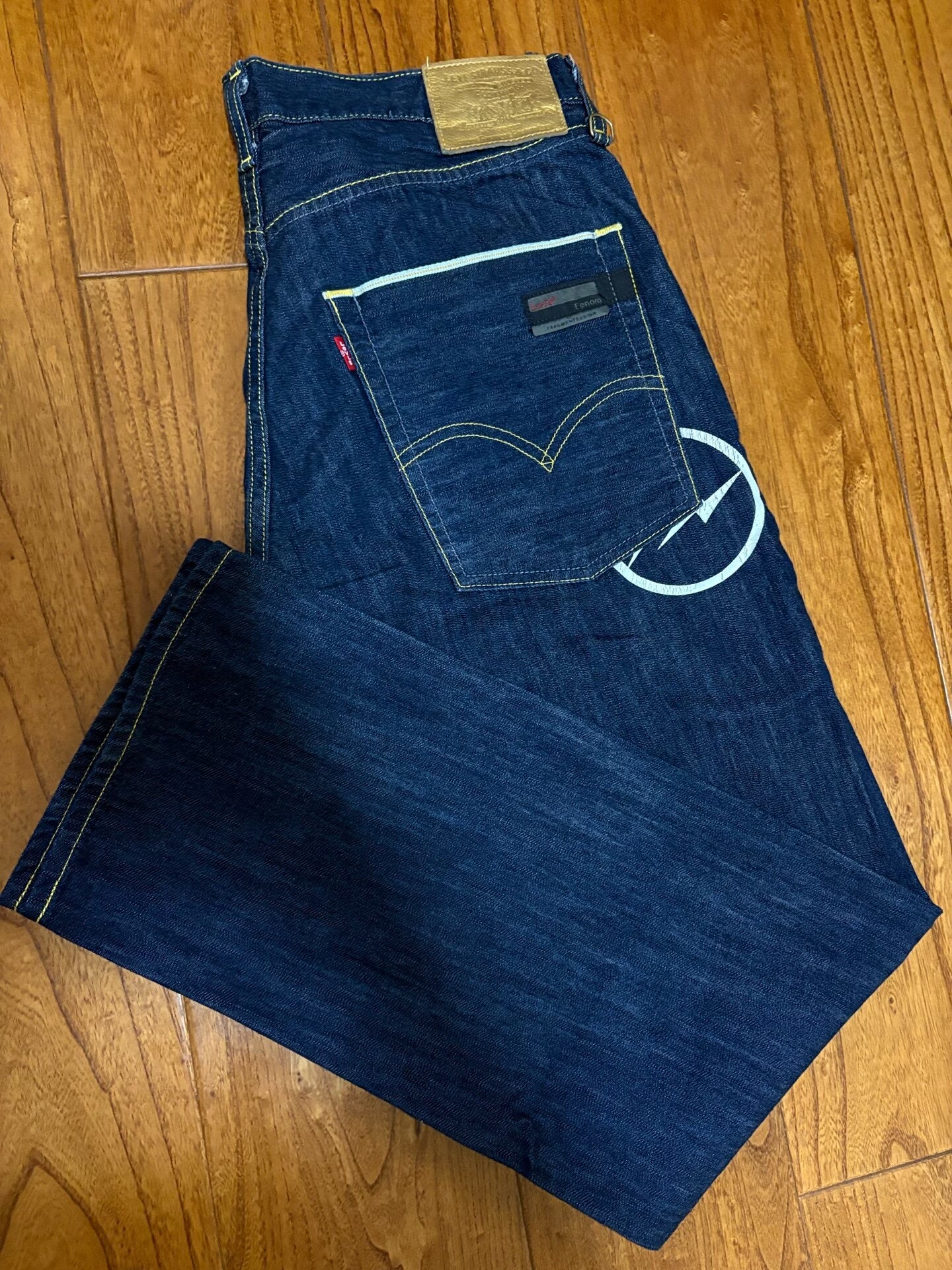 levis fenom gold label raw denim jeans