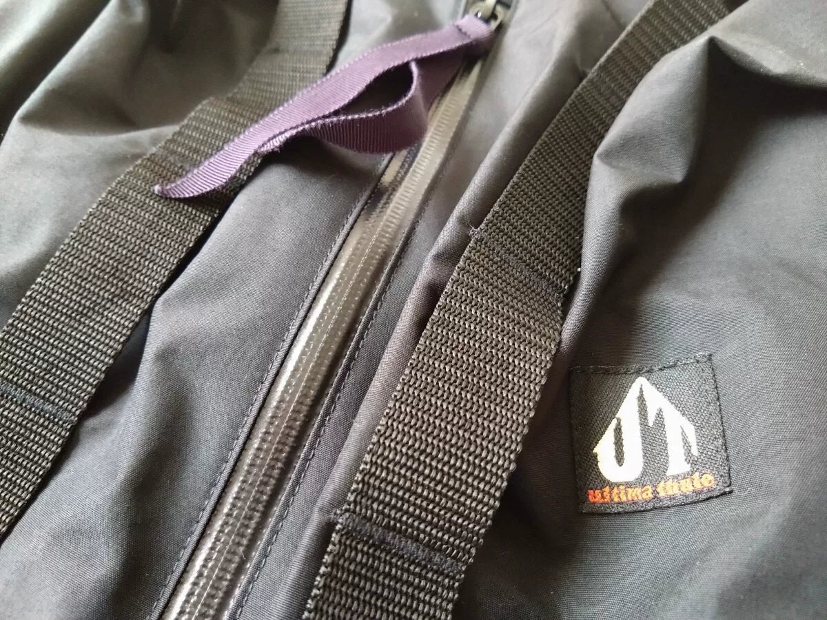 Multifunctional Outdoor Vest for Adventurers