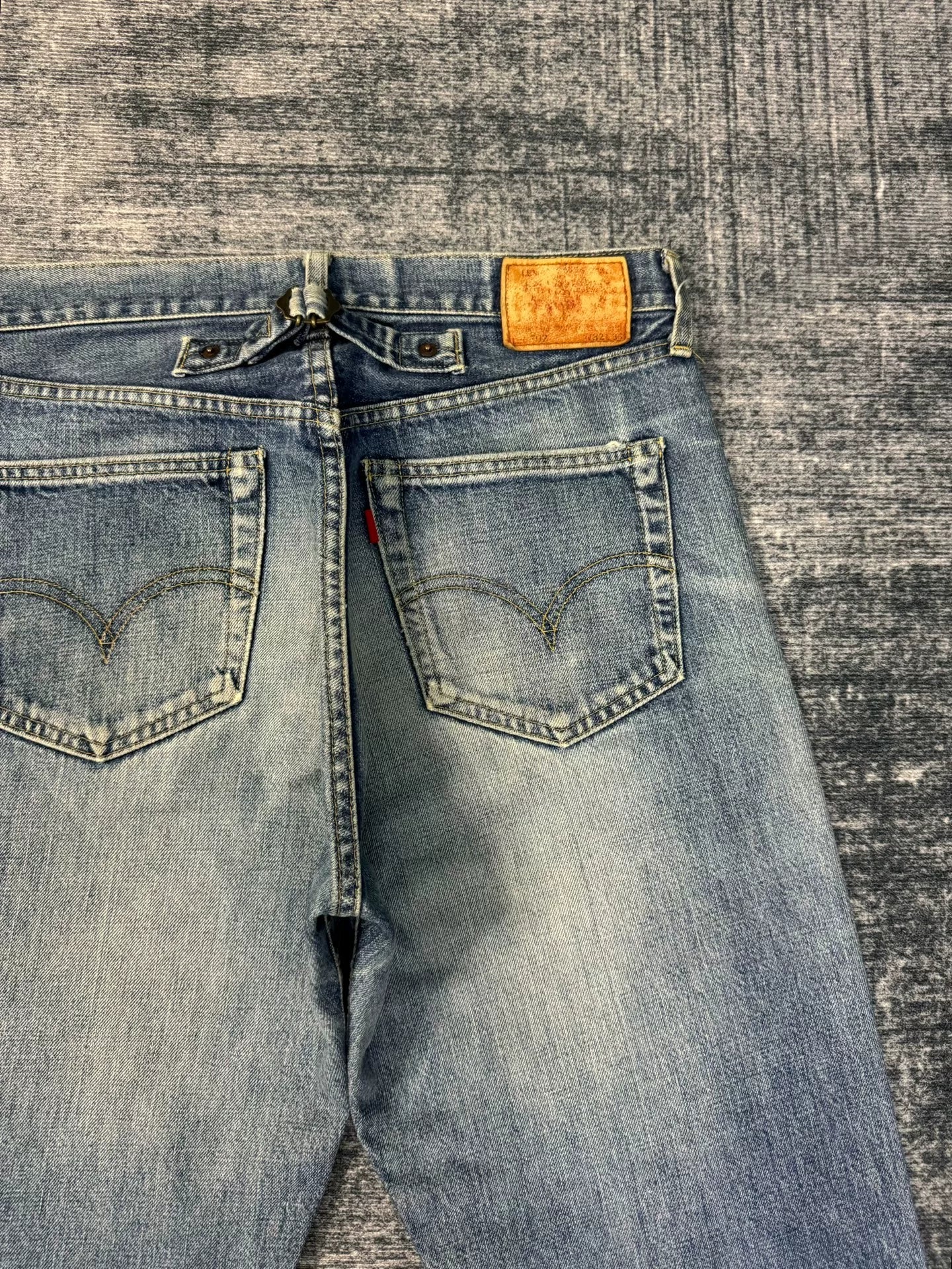Vintage Levis 702XX LVC 00s Jeans