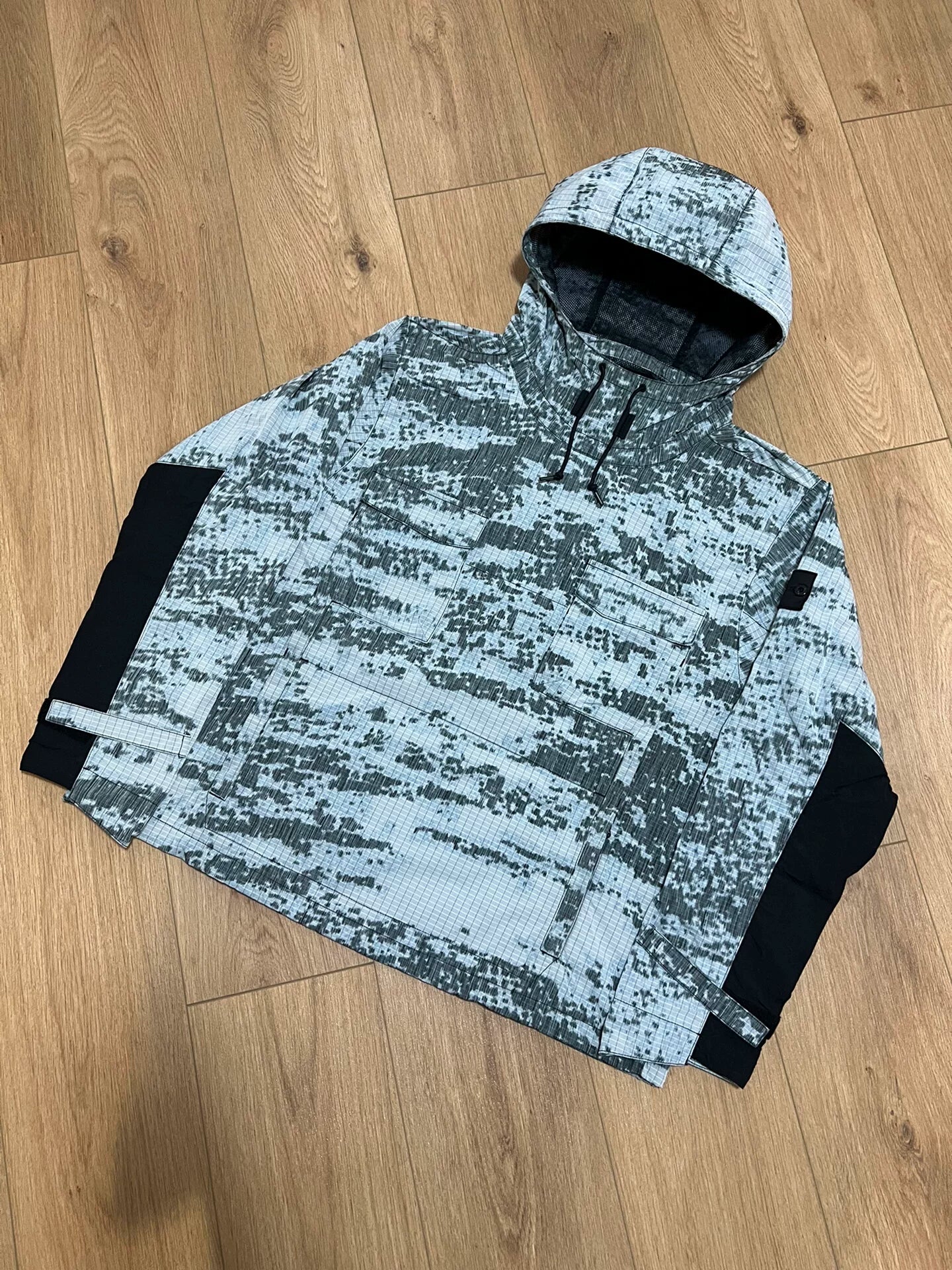 digital camouflage hooded jacket