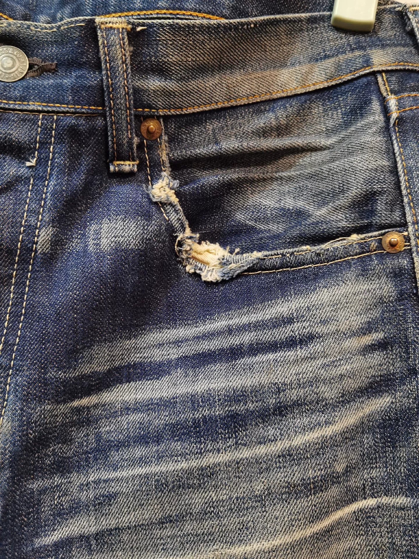 levi's classic washed denim jeans w34