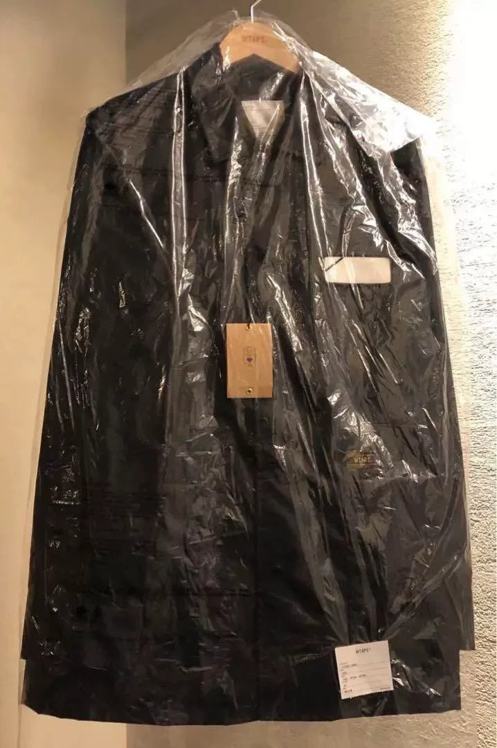 wtaps nylon oxford coat in black