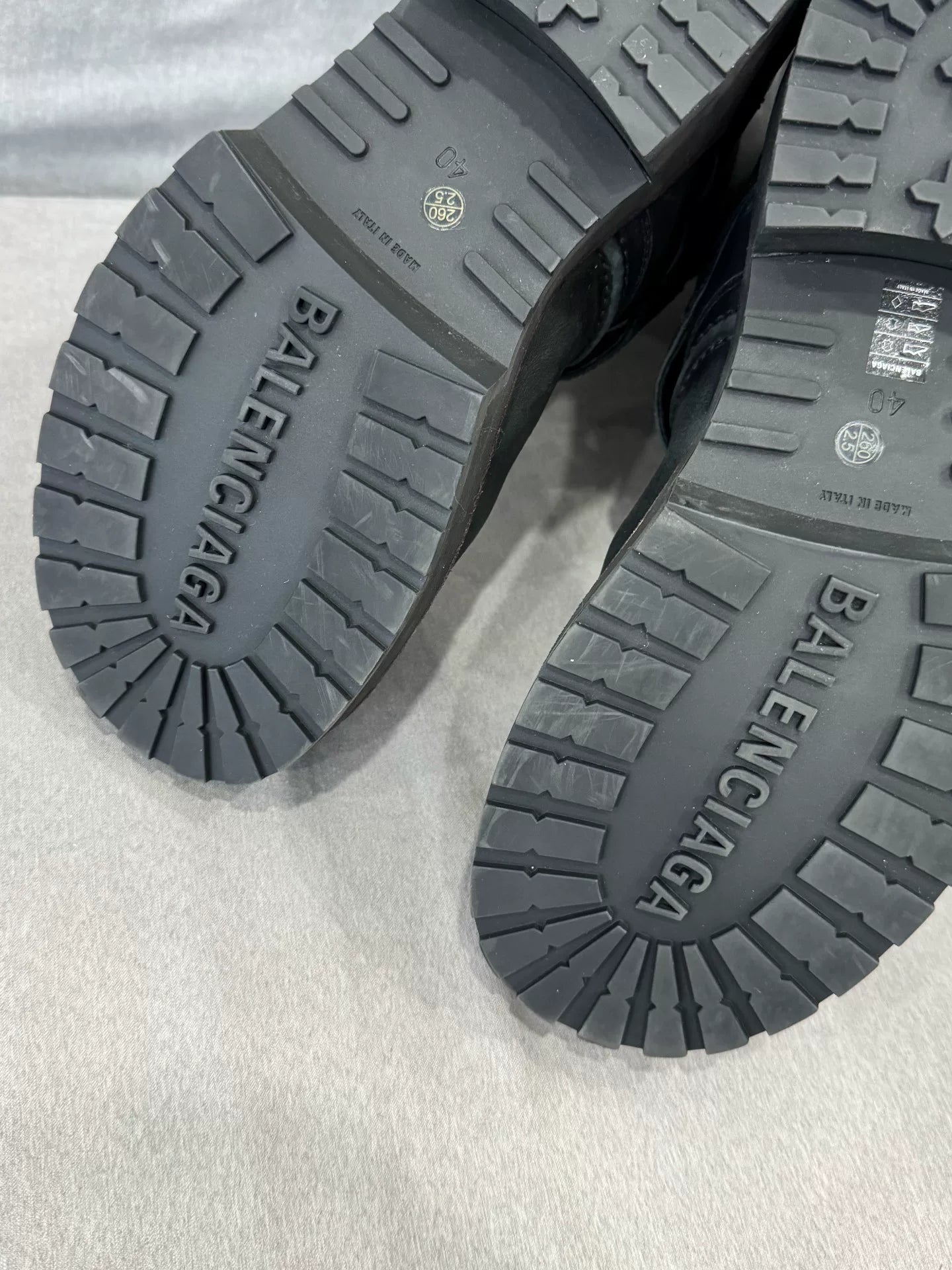 balenciaga venom boots size 40 second-hand