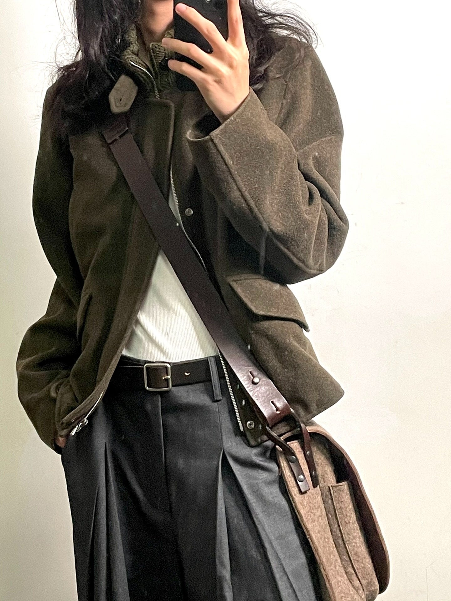 drapes van noten wool shoulder bag