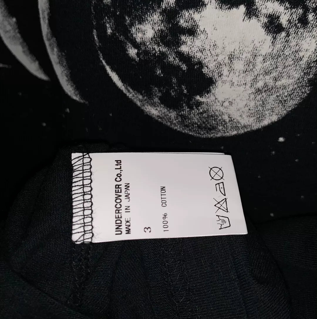 Undercover 15SS Moon Black Tee