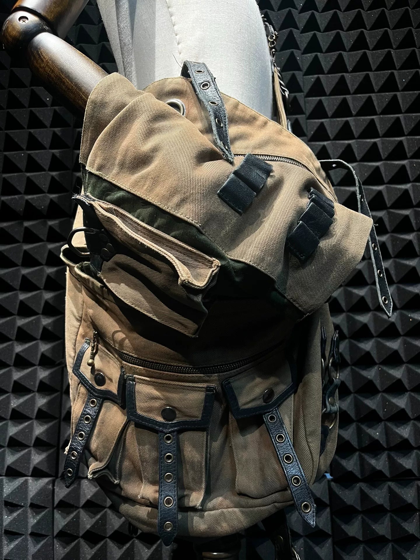 kmrii super heavy-duty crossbody bag