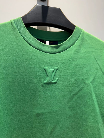 lv green embossed logo short sleeve t-shirt