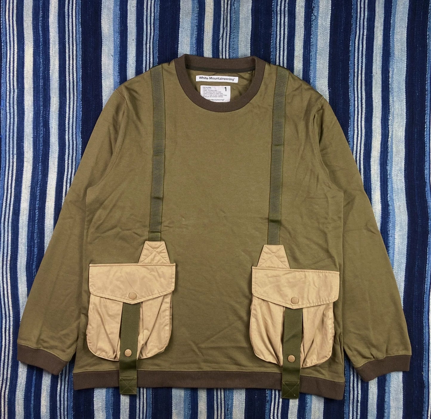 white mountaineering hunting pocket sweatshirt