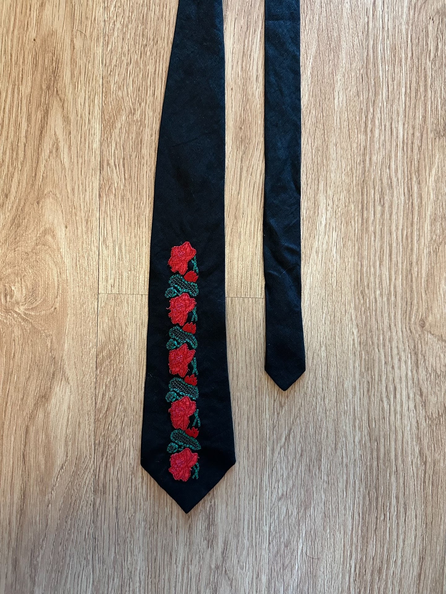 Yohji Yamamoto 98ss Rose Embroidery Wool Tie