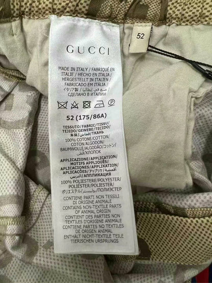 gucci logo print shorts in excellent condition