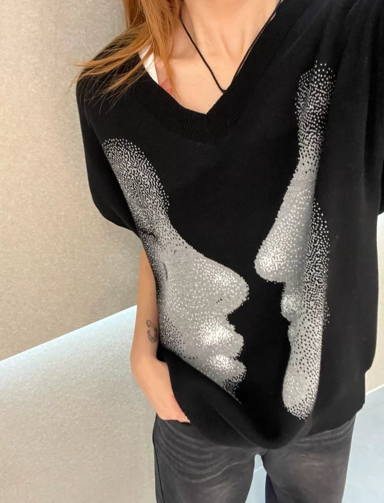 Kusikohc Graphic Knit Vest with Portrait Design