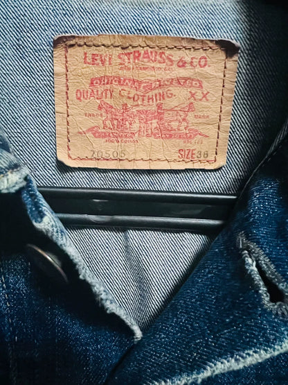 vintage levi's distressed denim jacket 70505