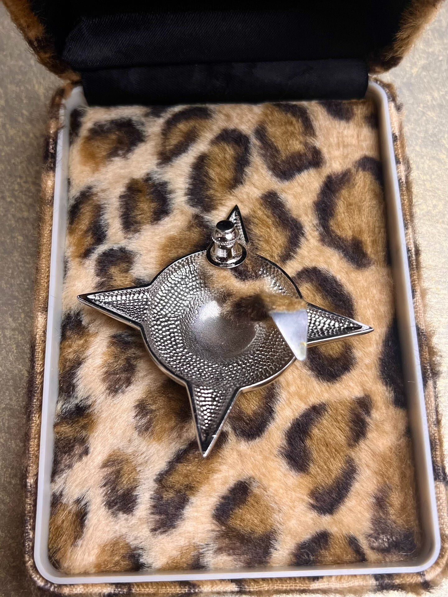 stylish cross pin brooch accessory