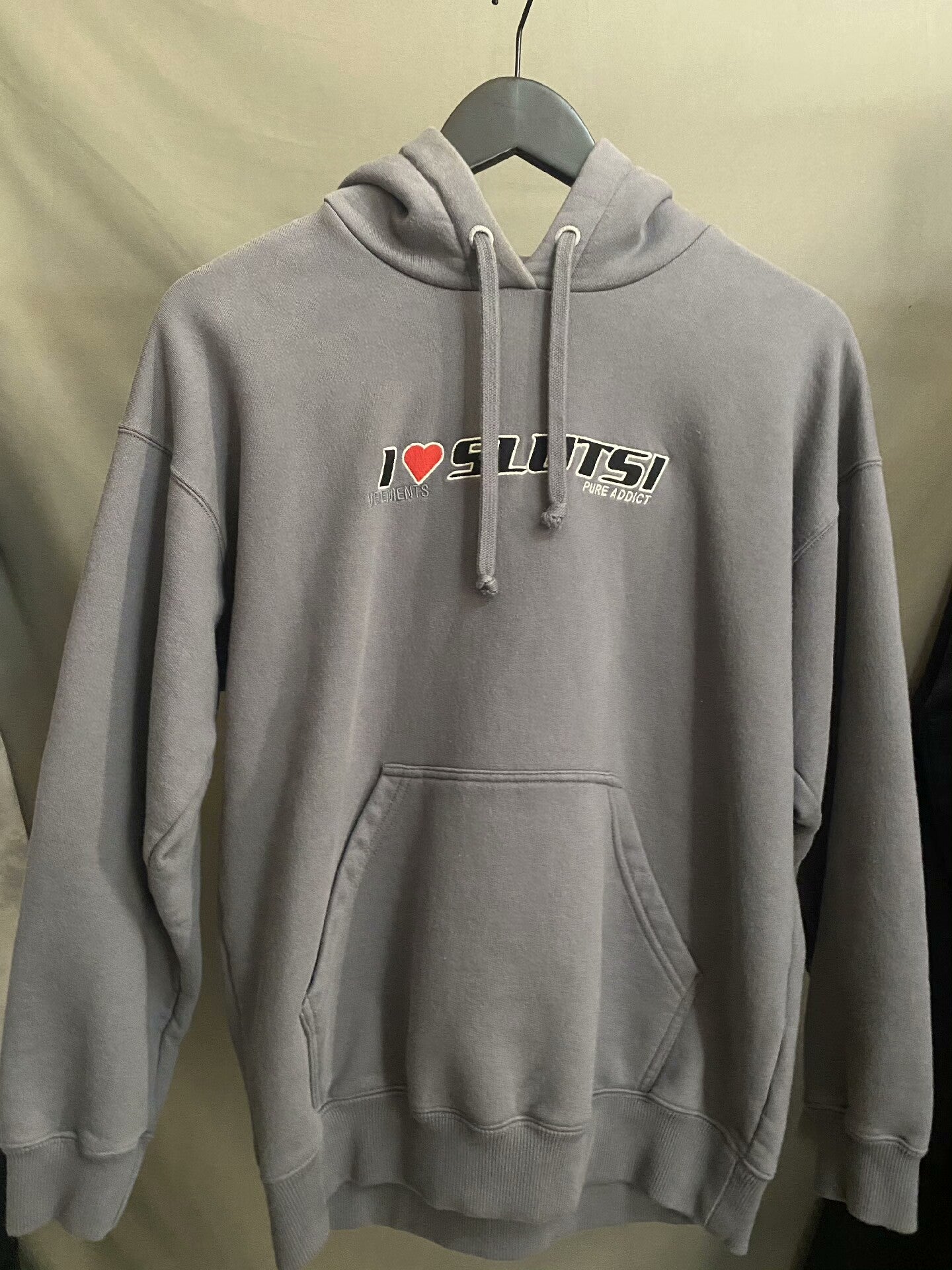 vetements hug me sweatshirt with graphic design