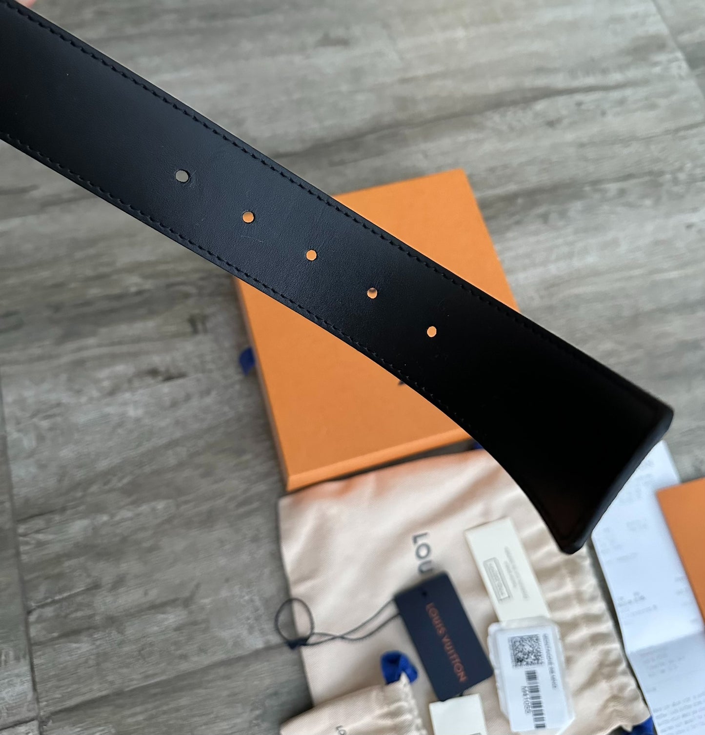 louis vuitton logo leather belt for men