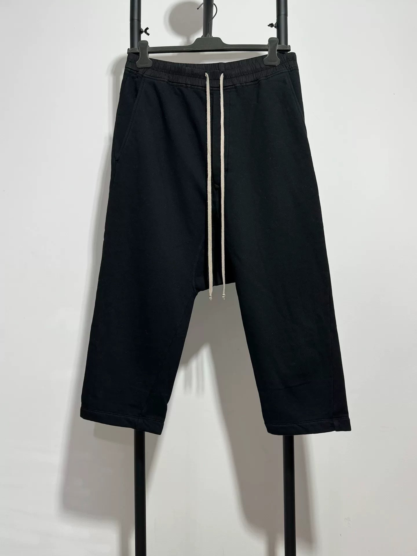 rick owens black cropped sweatpants with drawstring