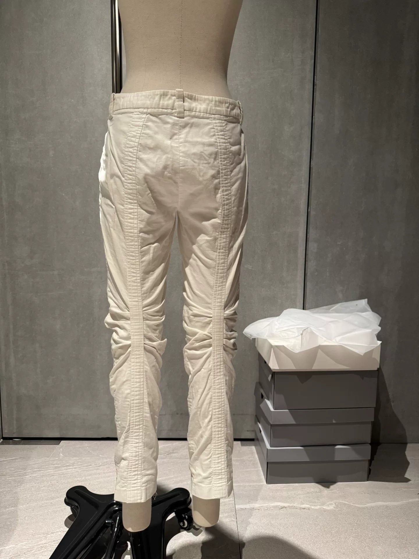 unique white pleated denim trousers
