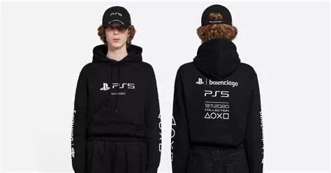 balenciaga ps5 cropped hoodie in black