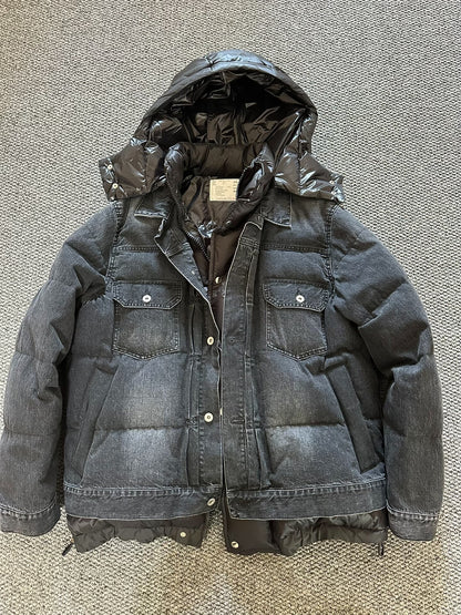 sacai puffer jacket in black color