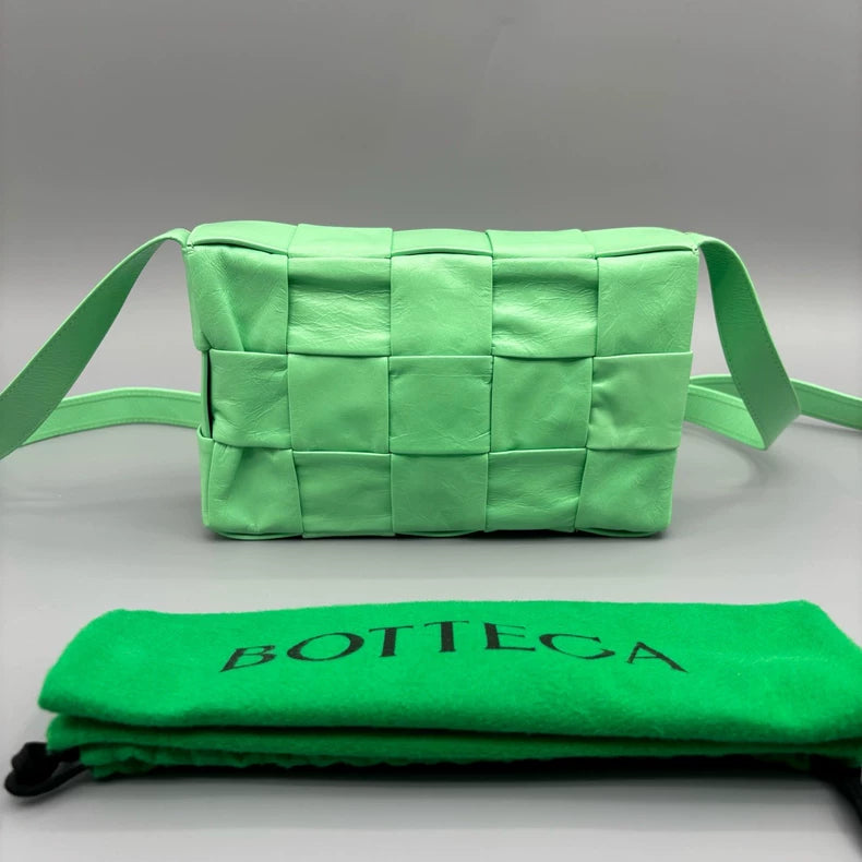 Bottega Veneta Cassette Bag in Green