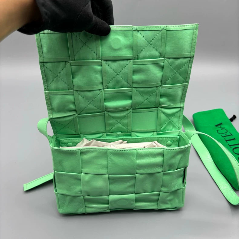 Bottega Veneta Cassette Bag in Green